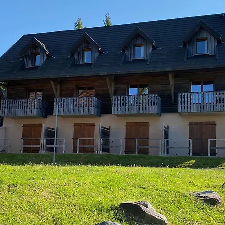 Apartamento Avec Terrasse Et Piscine Proche Nature à Super-besse - Fr-1-814-52 *
