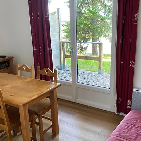 Apartamento Avec Terrasse Et Piscine Proche Nature à Super-besse - Fr-1-814-52 Besse-et-Saint-Anastaise